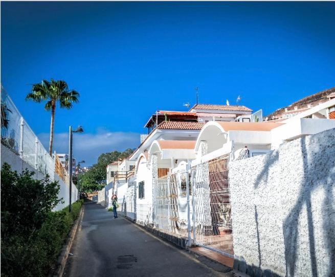 Lovely 2 Bedroom Apartment Near Las Vistas Beach Adults Only! Playa de las Americas  Ngoại thất bức ảnh