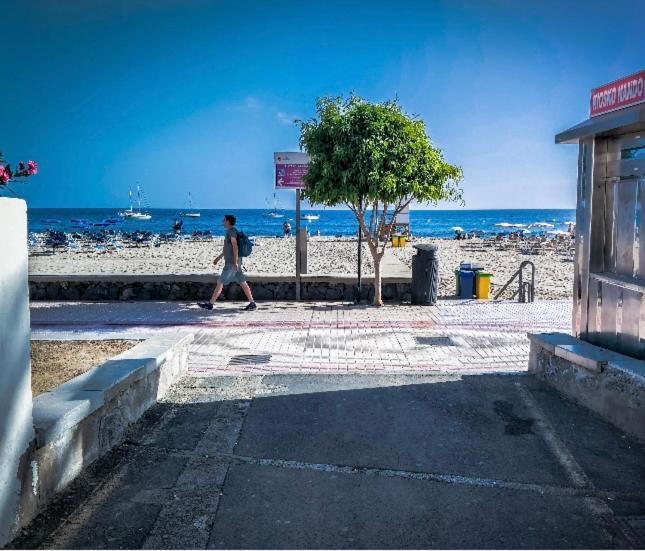 Lovely 2 Bedroom Apartment Near Las Vistas Beach Adults Only! Playa de las Americas  Ngoại thất bức ảnh